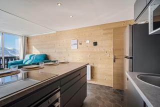 Panorama AlpineView with Ski-In Out access - 2