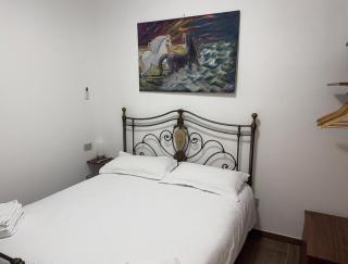 B&B ANNUNZIATA-Vicino all' Ospedale Civile dell'Annunziata e alla Clinica Scarnati, a due passi dall'Ospedale Mariano Santo,Siamo nel centro di Cosenza con facilita' di parcheggio e servizi vari - 7