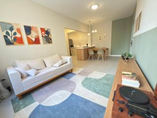 Charmoso Loft com garagem perto de tudo - 0