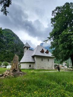 Kulla e Gjyshit - Guest House - 0