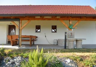 Jacuzzi & Vineyard Retreat - 6