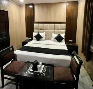 HOTEL S HOSPITALITY - Karol Bagh Metro & Ganga Ram Hospital - 1