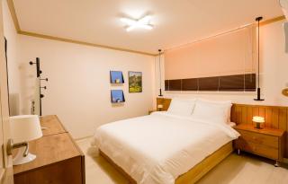 강남5분,논현역3분,명동,홍대,Itaewon, 가로수길, 강남웨딩거리,코엑스 - 1