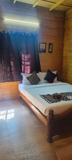 Couple Rooms On Budget Yercaud - 1