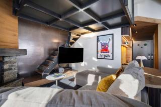 Luxury 4BR Apartment with Fireplace & Private Parking - Val Thorens - 5