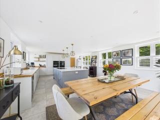 Luxurious 4 Bed Property: Chiltern Hills - Pass the Keys - 1