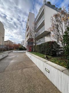 Lumière Parisienne Appart Moderne Lumineux et Spacieux de 66m2 Metro L13 Parking Terrasse et Ascenseur - Malakoff - 6