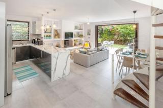 Private Garden Duplex in Voula by GHH - Athens - 9