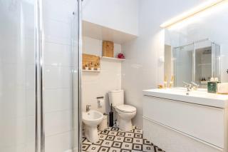 Cozy Lisbon Apartment in Graça I - 5