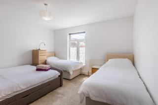 Goodwood Revival House - Chichester - 5