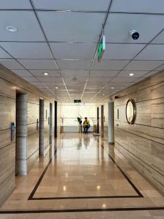 Chic Downtown Apartment Perfect for Couples - 5