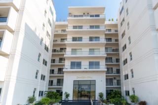 Chic Downtown Apartment Perfect for Couples - 4