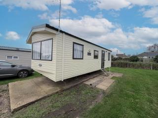 Lovely 6 Berth Caravan With Wifi At Pakefield, Suffolk 68119Bs - 0