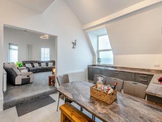 Sea View Penthouse - Regency Mansion - 0