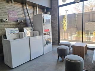 Departamento Nuevo 1D1B con estacionamiento sobre stripcenter y supermercado - 6