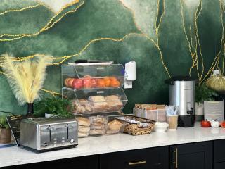 The Mallard Hotel & Suites - 8