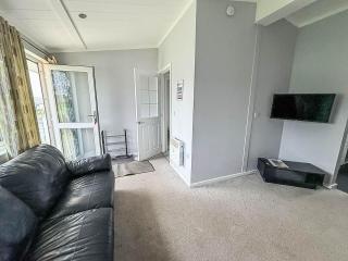 Charming Chalet On A Fantastic Holiday Park In Lowestoft Ref 12077B - 1