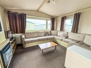6 Berth Caravan With Side Decking At Suffolk Sands Holiday Park Ref 45054C - 2