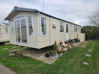 Lovely 8 Berth Caravan At California Cliffs, Near Scratby Beach Ref 50046L - 0