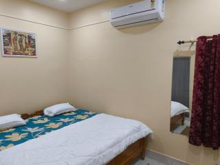 Ratnadeep Palace - Near Kashi Vishwanath Temple & Dashashwamedh Ghat - 4