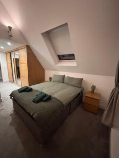 Modern 4BR Getaway House for Families and Groups - 5