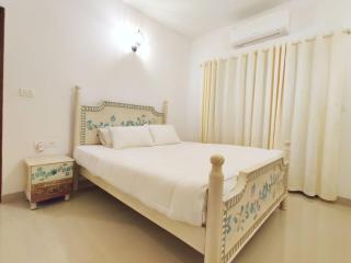 Cozy Assagao 1BHK Apartment with Pool, WiFi & Near Hotspots - Assagao - 8