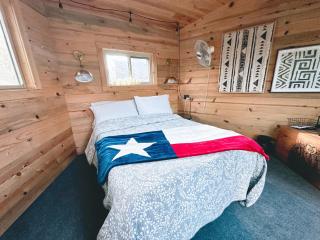 Garland, TX FIFA Rental Unique Treehouse Bedroom Sleeps Groups by Vacation Your way - 4