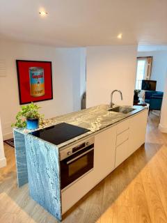 Sunny Attic in Gran Vía, 10 min from Justicia - 8