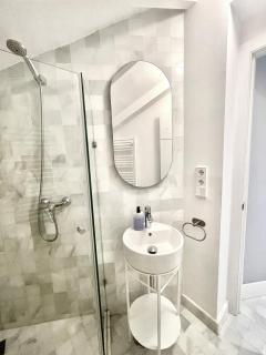 Sunny Attic in Gran Vía, 10 min from Justicia - 5