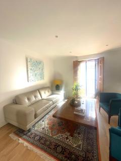 Sunny Attic in Gran Vía, 10 min from Justicia - 9