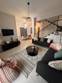 Maroulla's Urban Beach Living - 0