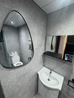 Reads Avenue - Luxury Ground Floor Studio - Next Door to H&A Social Club - 6