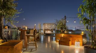 The Square Hotel by X&N - 1