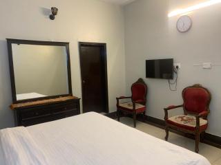 Karachi Rooms Nursery - Karatschi - 1