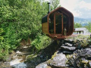 Spa Retreat - Waterfall, sauna & hot tub - 0