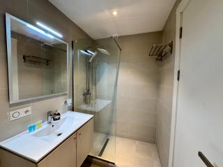 Balcony with Mountain View Steps from Ski Lift 50m - 6