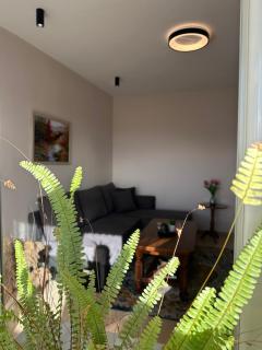 Leo’s apartment - 5