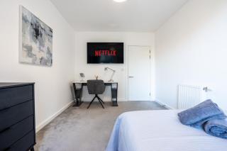 Central Wembley Stadium Luxe Stay with Pool Table - Londen - 4