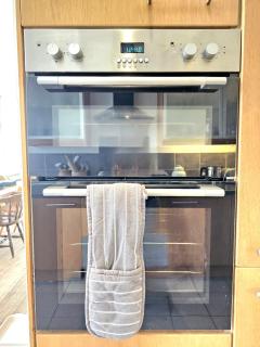 Stunning Bohemian 3 Bedroom Queen Square Apartment - 8