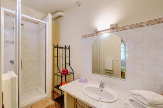 Gîtes in Mas Uzes zwembad en grote tuin - 1