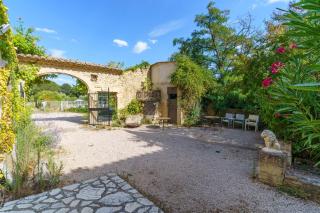 Gîtes in Mas Uzes zwembad en grote tuin - 5