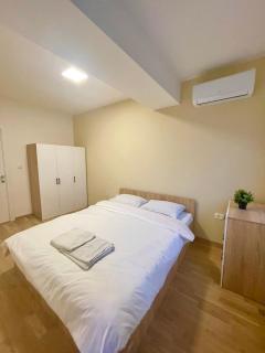 Modern Cozy Family Home in the Heart of the City - 8