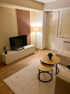 Modern Cozy Family Home in the Heart of the City - 2