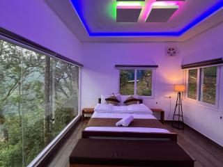 Woodbee Resort - Pooppara - 3