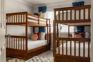 Playtime Bonanza House - Game Room & Playground - 6