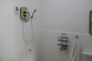 Roger's Place Guesthouse - 4