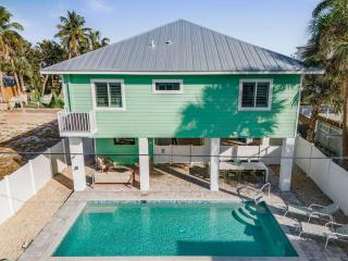 New Build - Pool - Walk to Beach - 7