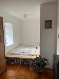 Converted Loft Apartment in Heart of the Old Town - 9