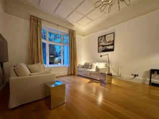 Grand South Ken Sanctuary with Fire Place & SuperKing Beds - Londres - 6