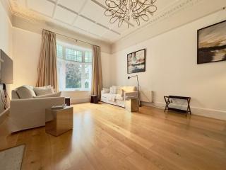Grand South Ken Sanctuary with Fire Place & SuperKing Beds - London - 5